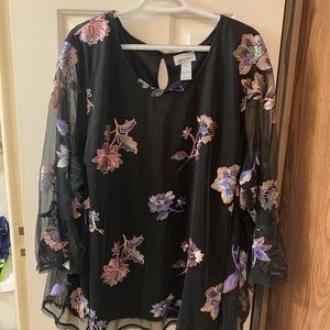 Cathrines 3/4 sleeve Flower Top